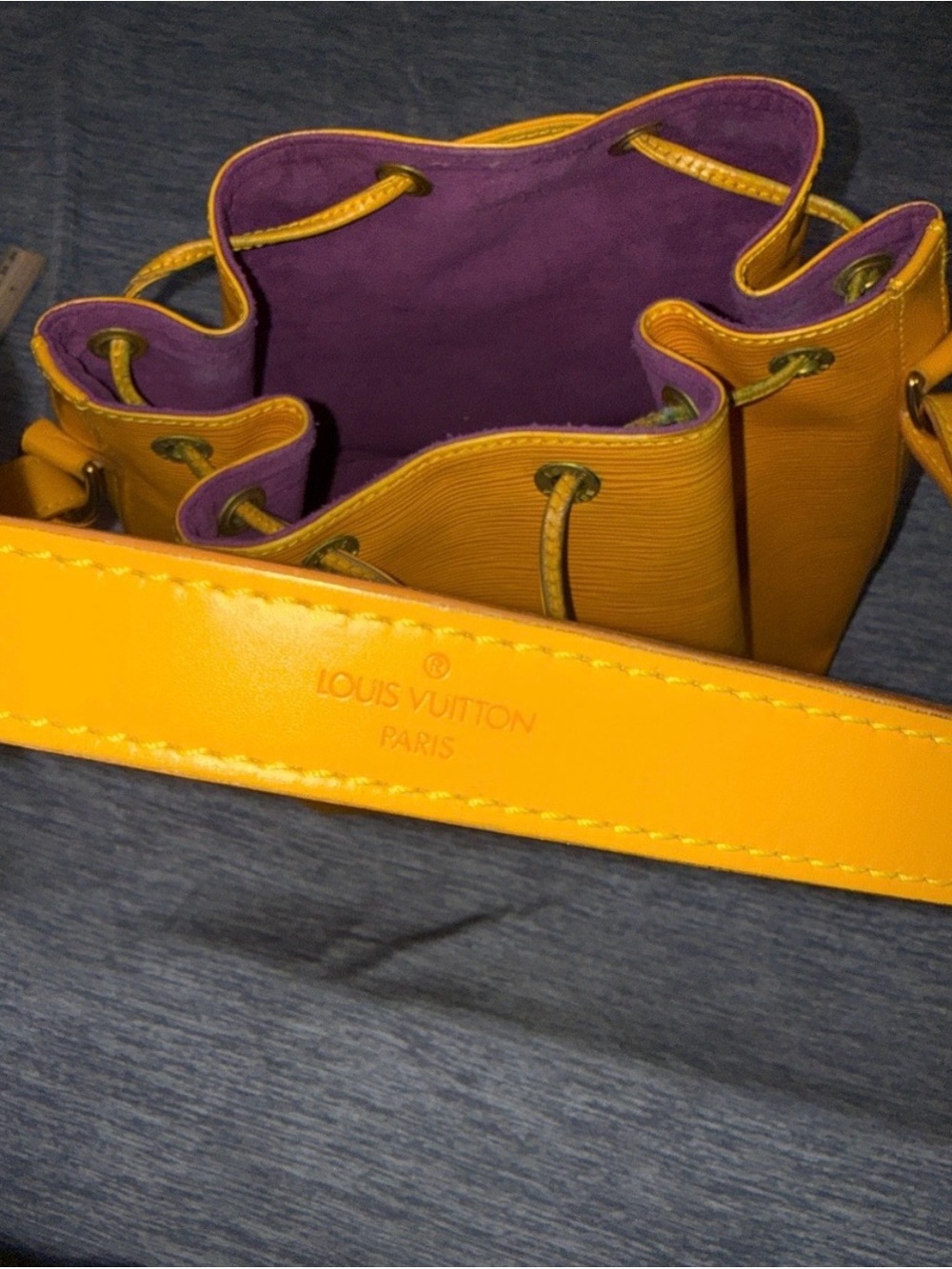 $749 LOUIS VUITTON - Picture 4 of 16